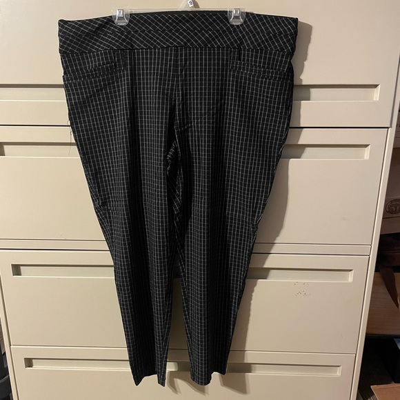 GUC Maurice’s Grid Plaid Pull-on Dress Pants Size 22 - Picture 1 of 5